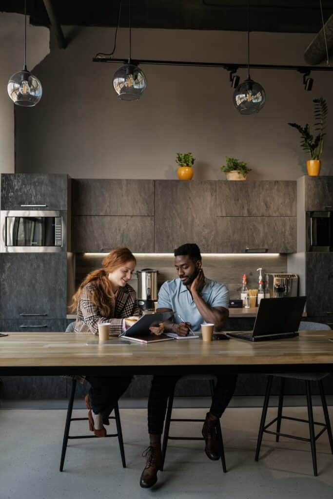 Airbnb co-hosting